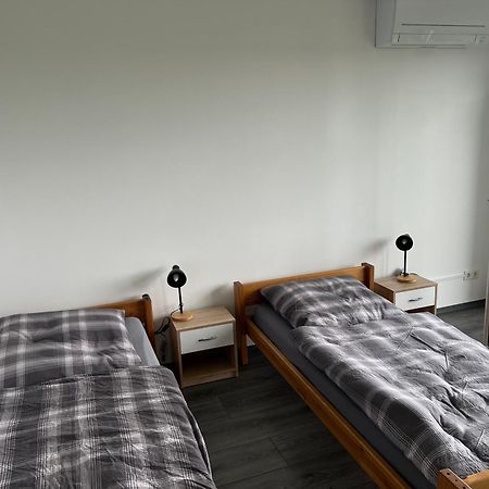 Bungalow Neuss Buitenkant foto